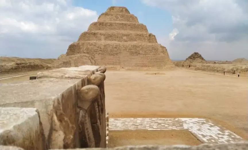 Private Giza Pyramids tour & Saqqara & Memphis